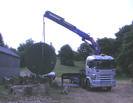 Crane lifting tank